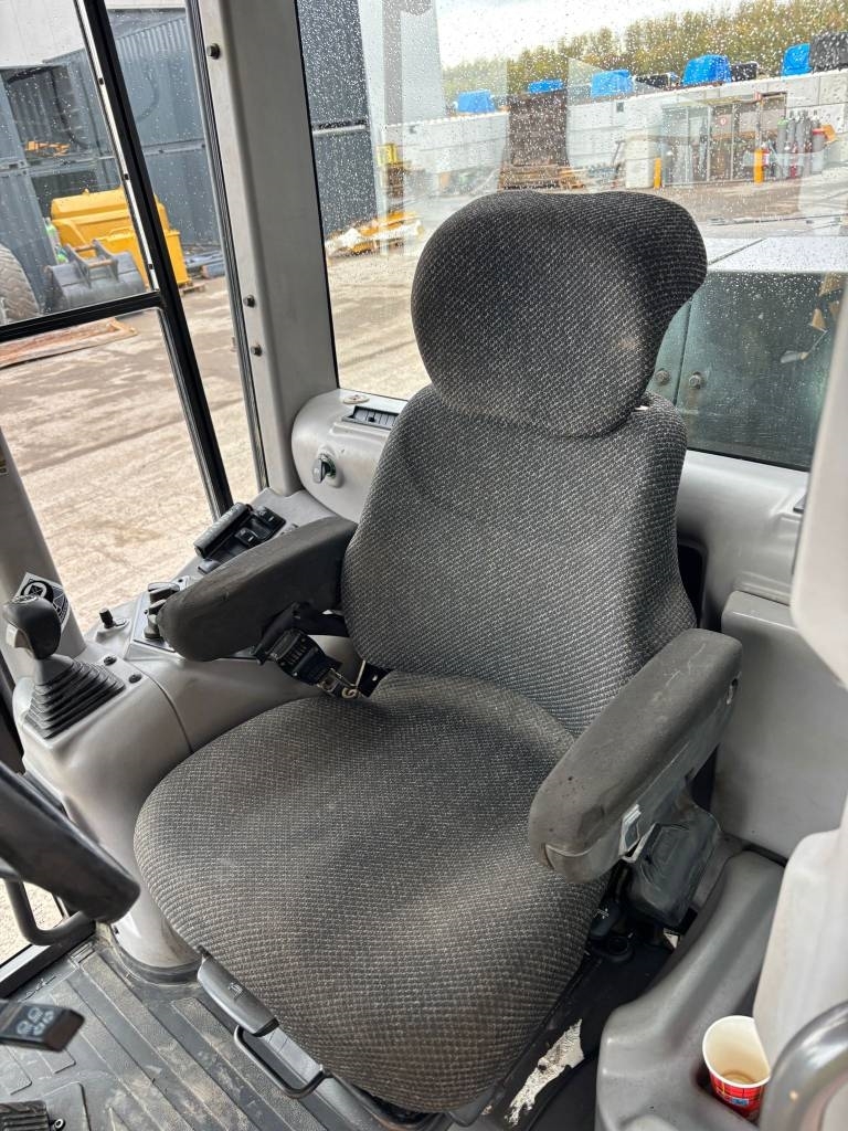 Volvo G 946 AWD (CE Certified / New Engine)