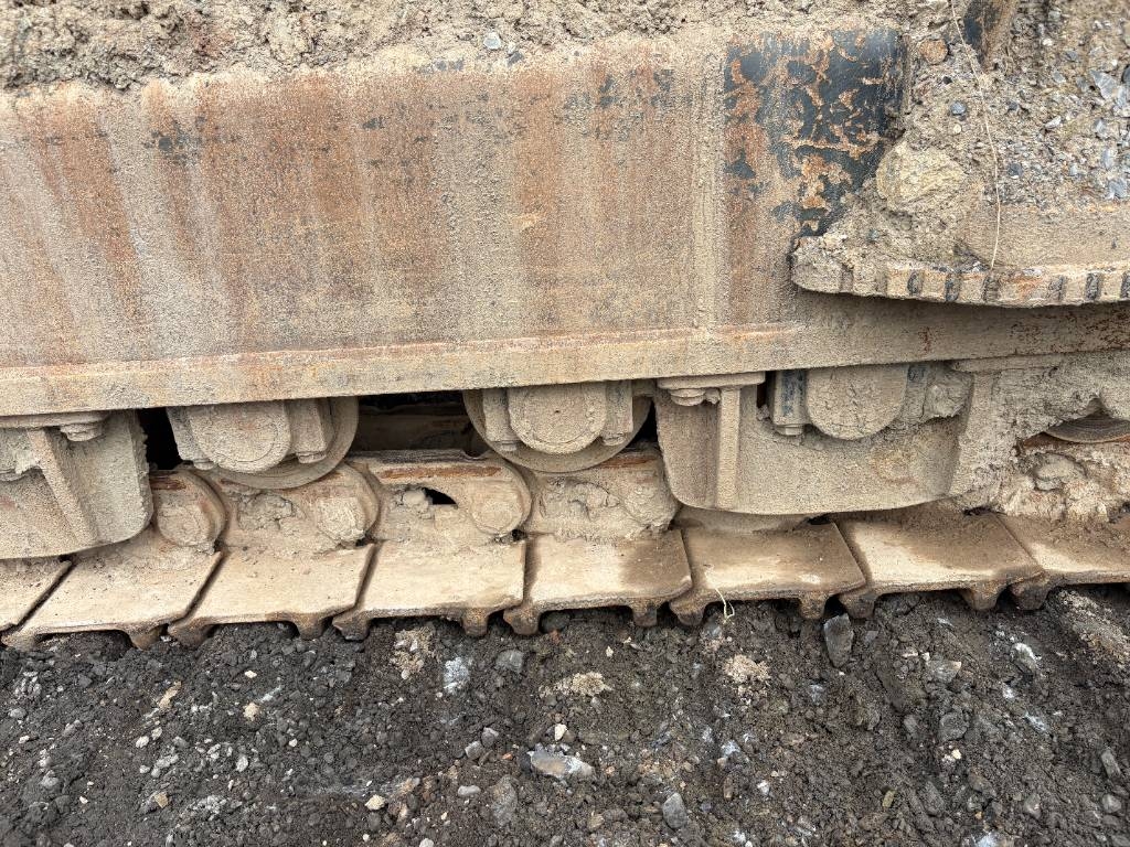 Komatsu PC700LC-11