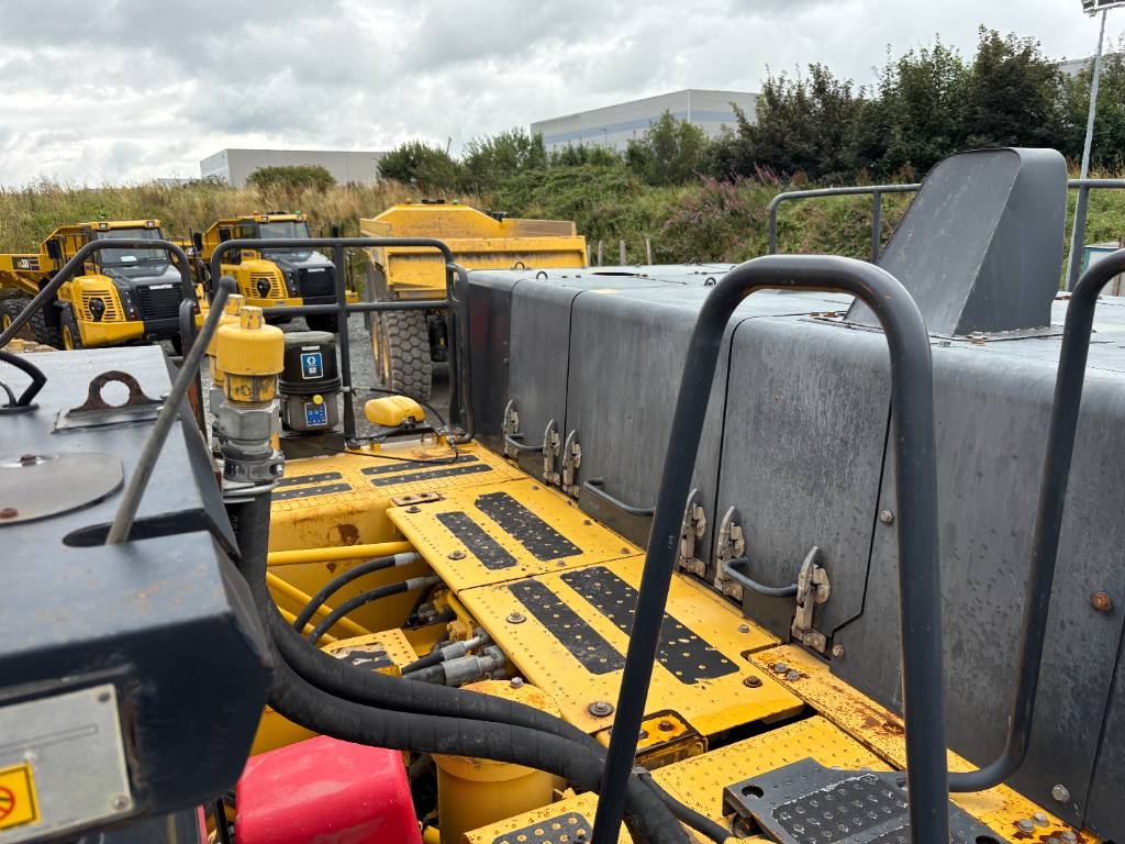 Komatsu PC700LC-11