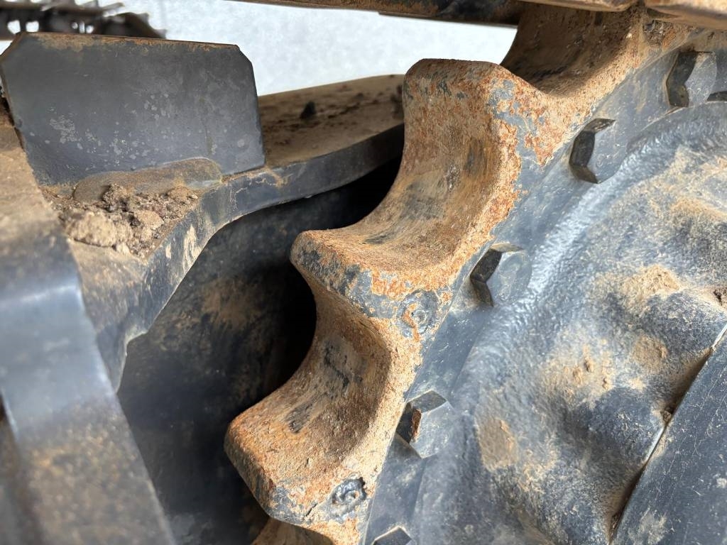 Komatsu PC 210-10M0 (New / Non CE Certified)