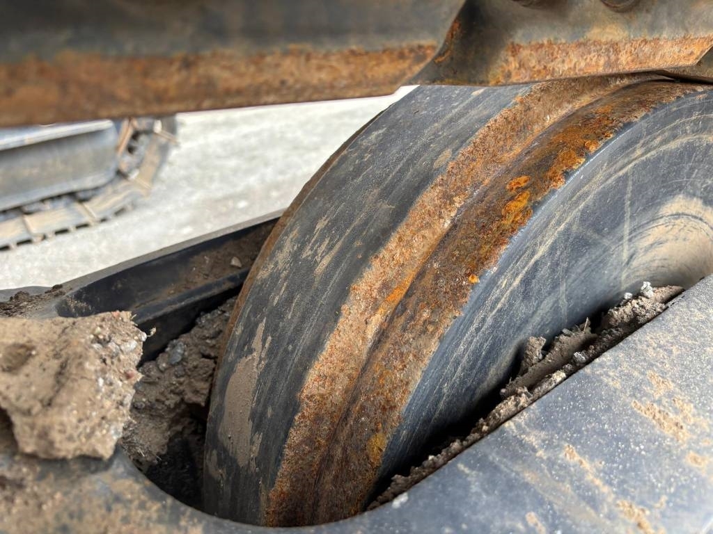 Komatsu PC 210-10M0 (New / Non CE Certified)