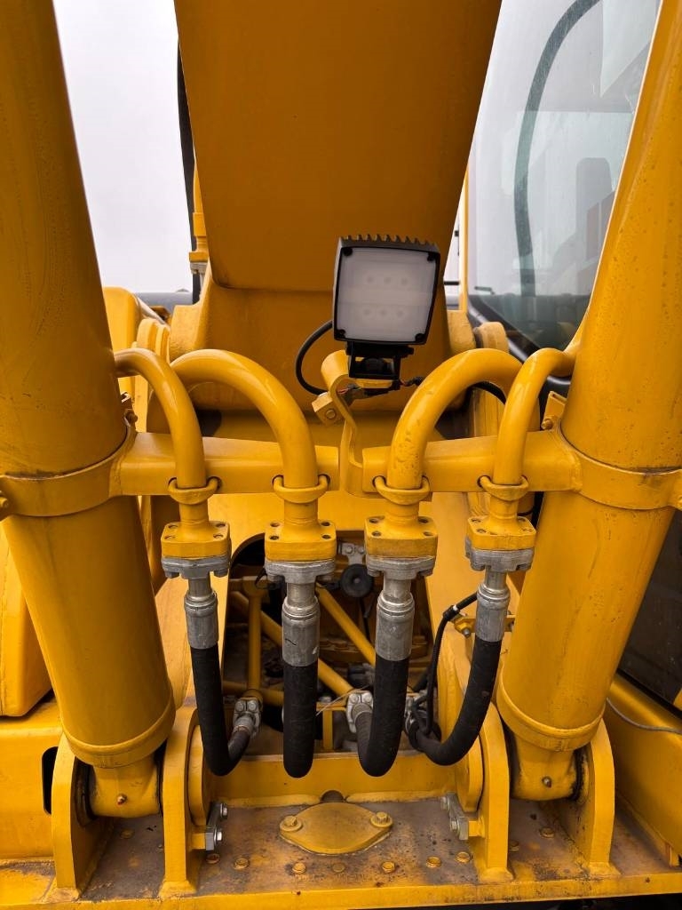 Komatsu PC 210-10M0 (New / Non CE Certified)