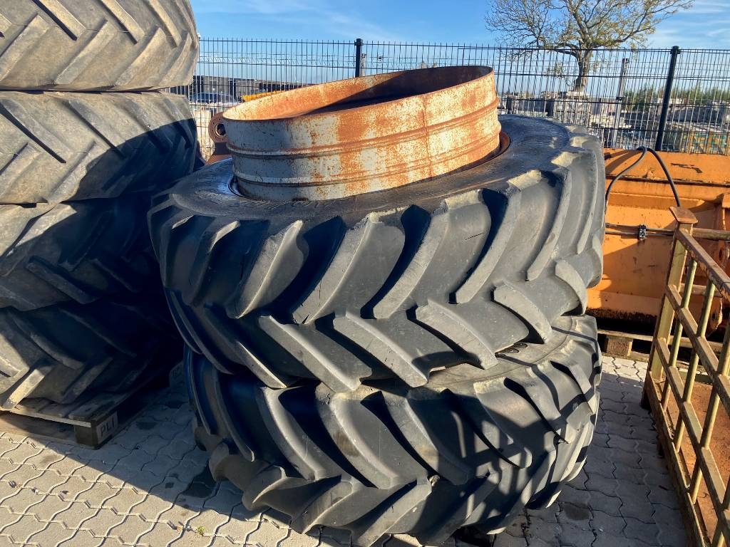 Michelin 540/65-38