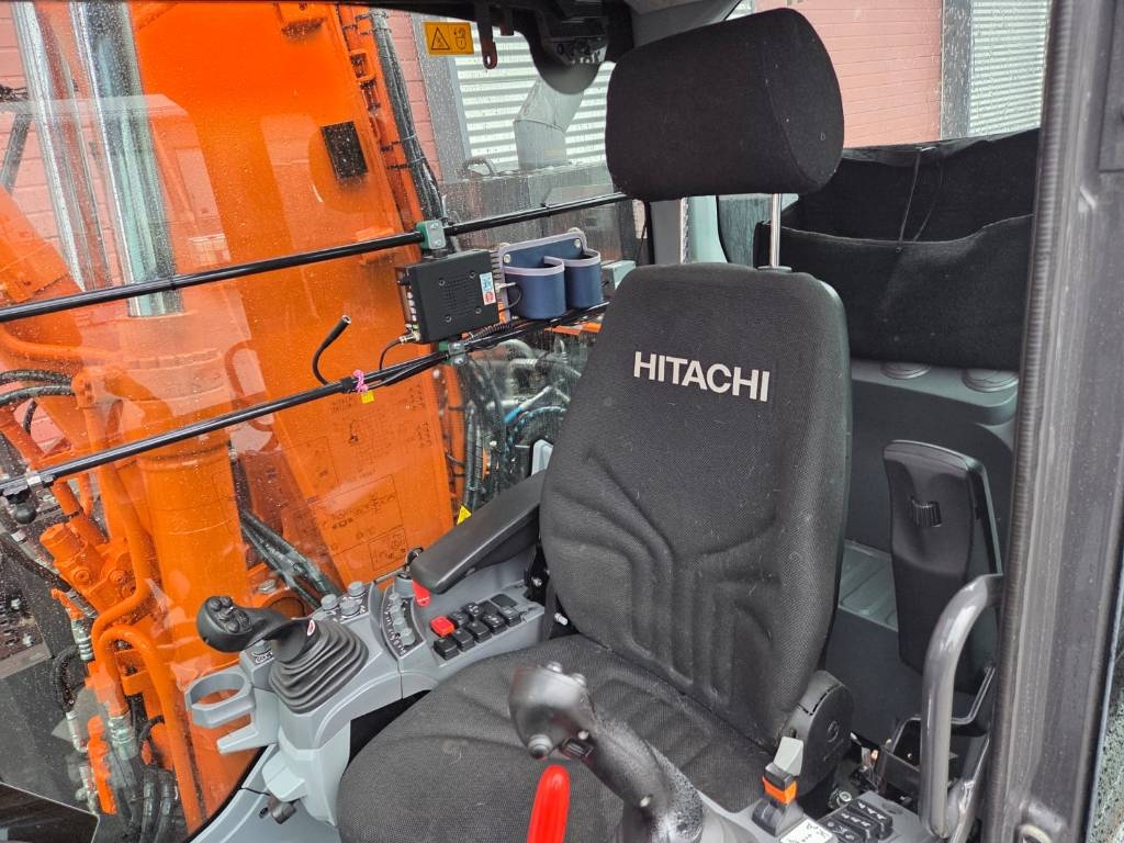 hitachi-zx-135-w-7-pyorittaja,79846779