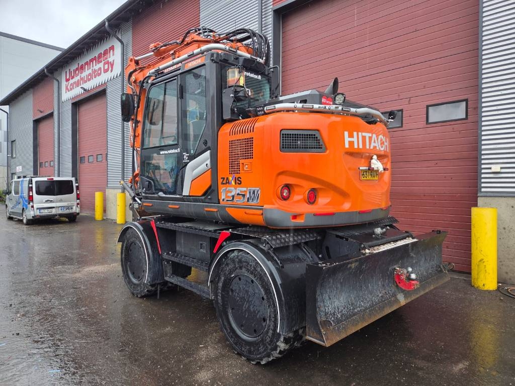hitachi-zx-135-w-7-pyorittaja,ce9c8f8c