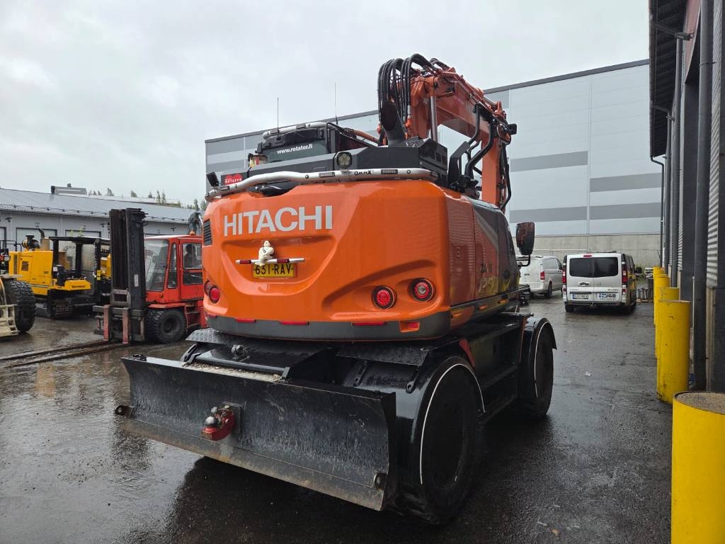 hitachi-zx-135-w-7-pyorittaja,e203136d