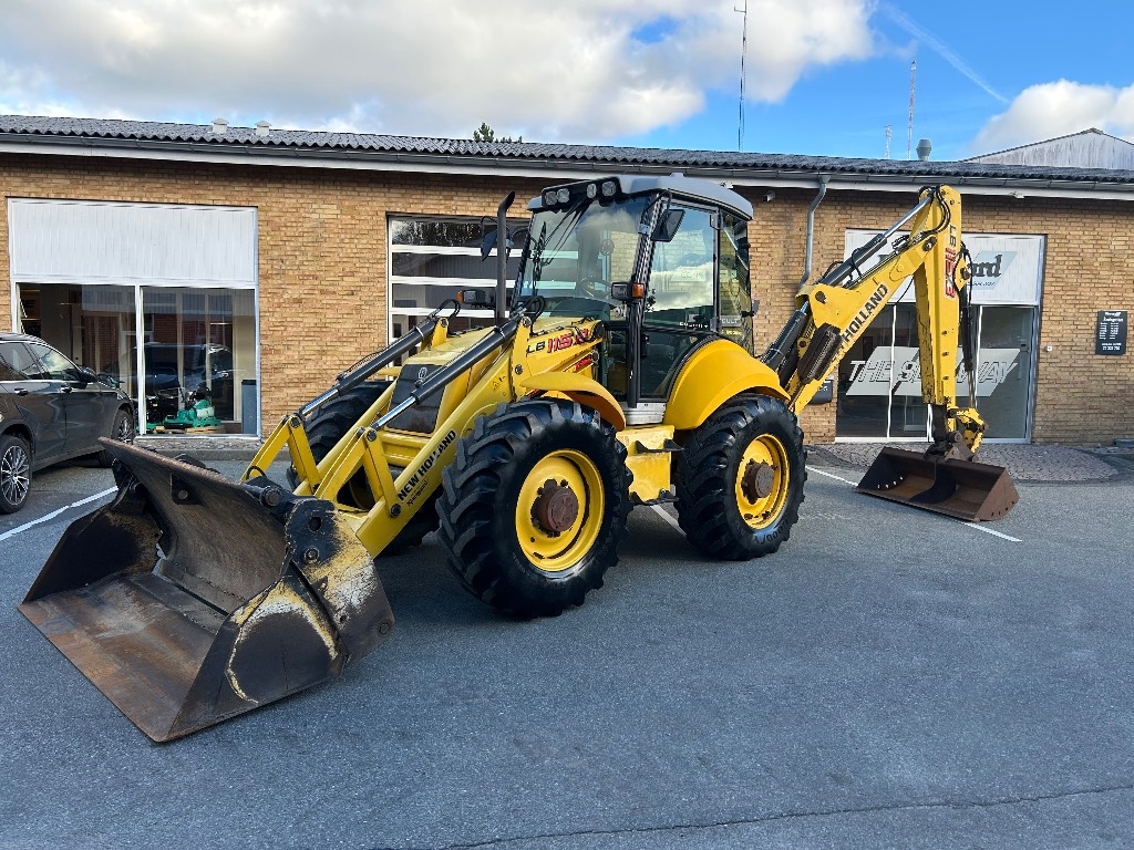 New Holland LB 115