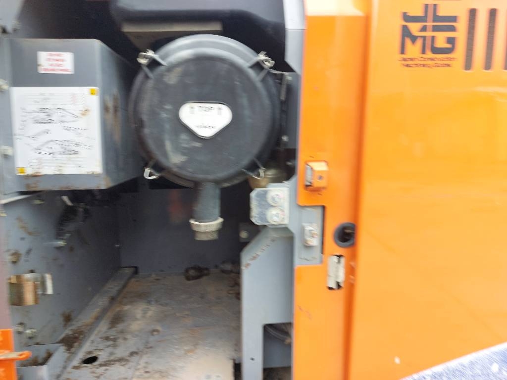 Hitachi ZX210LC-6