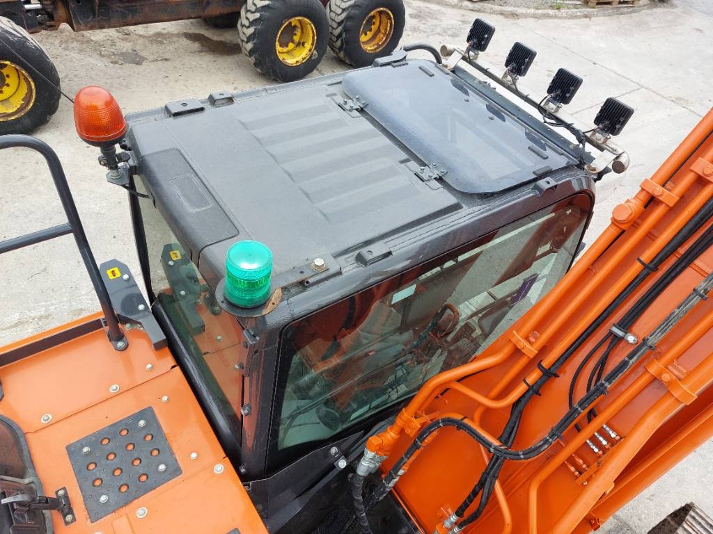 Hitachi ZX210LC-6