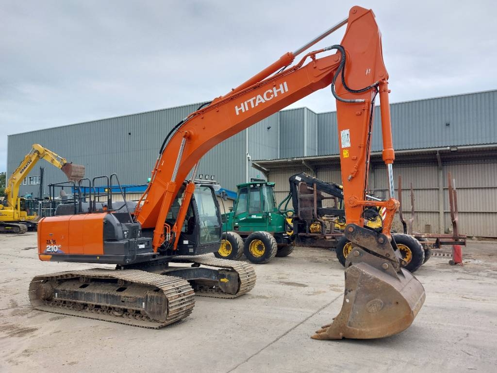 Hitachi ZX210LC-6