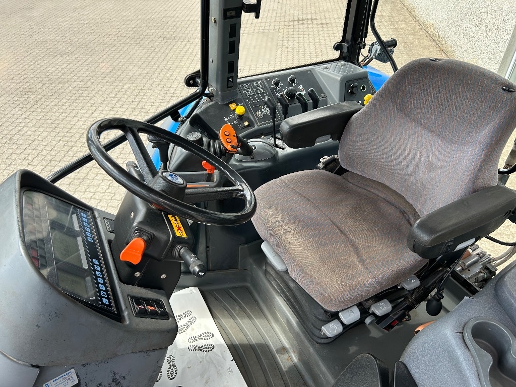 New Holland TM 140