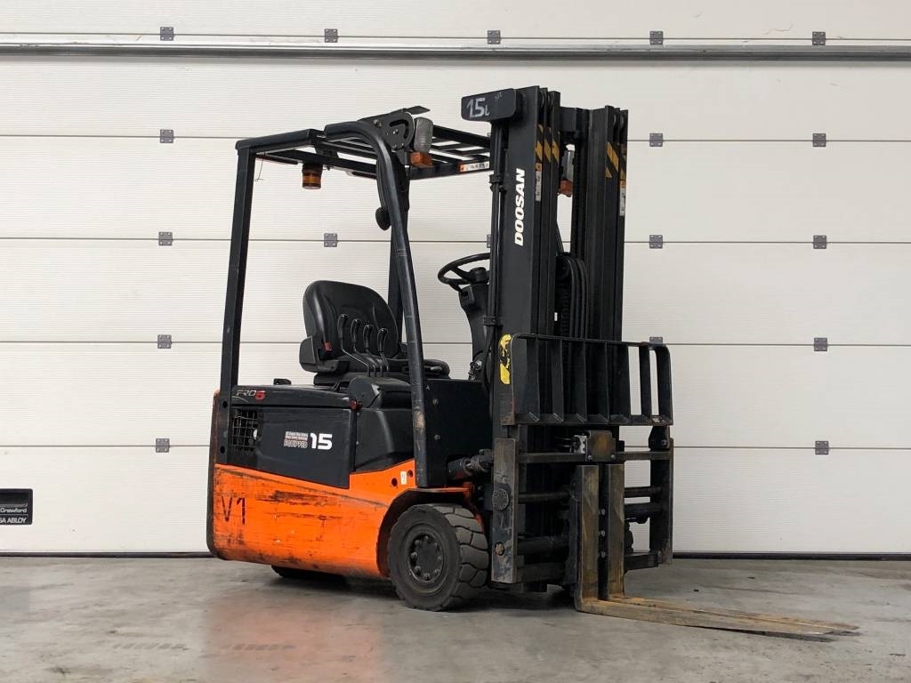 Van riel forklifts