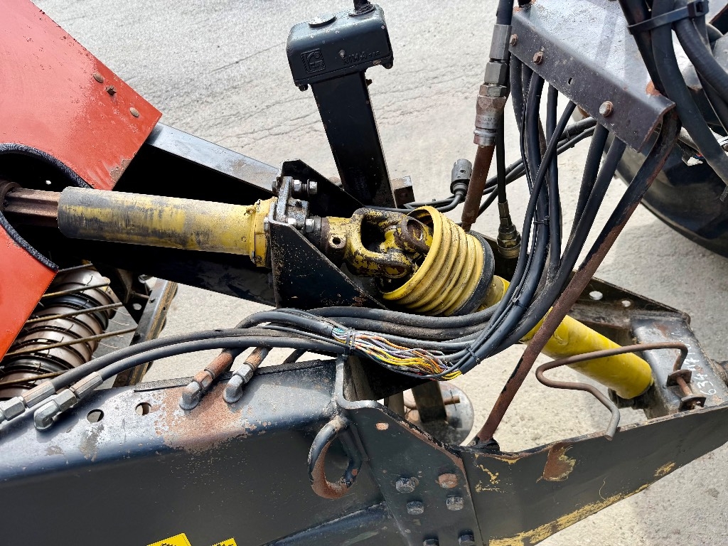 New Holland 4880 S