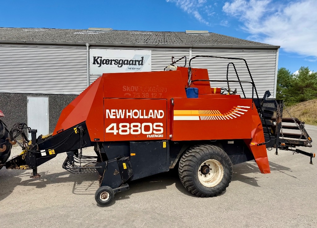 New Holland 4880 S