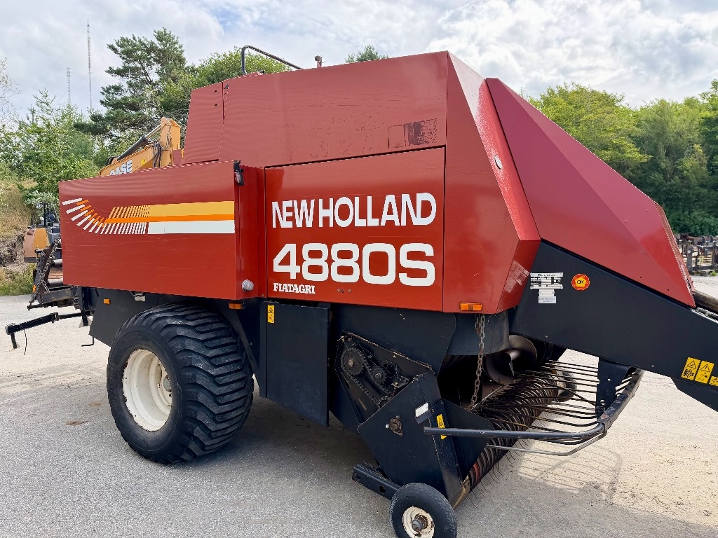 New Holland 4880 S