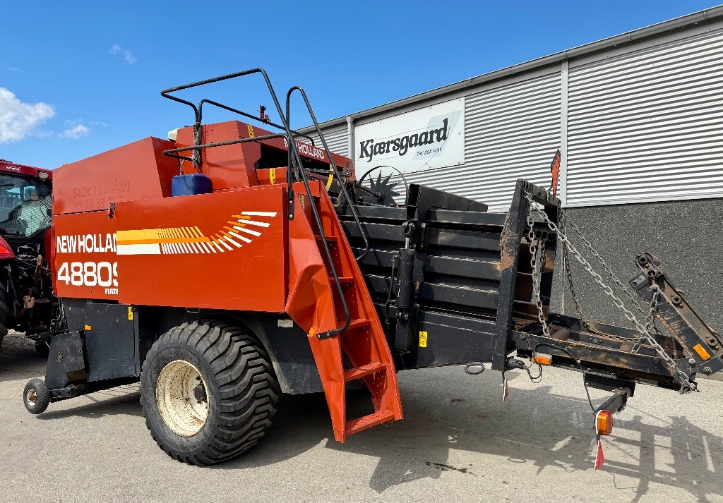 New Holland 4880 S