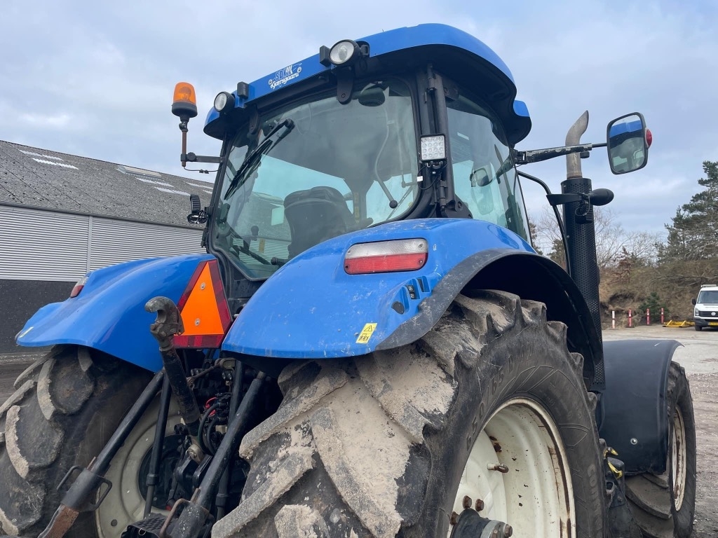 New Holland T 7030
