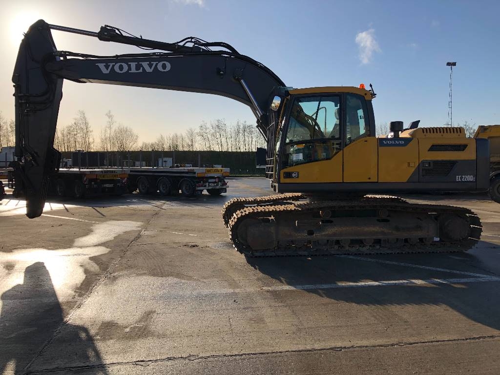 Volvo ec 220 dl