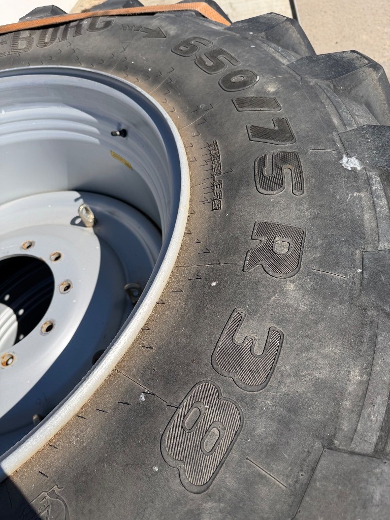 Michelin + Trelleborg 710/55 R30 + 650/75 R38