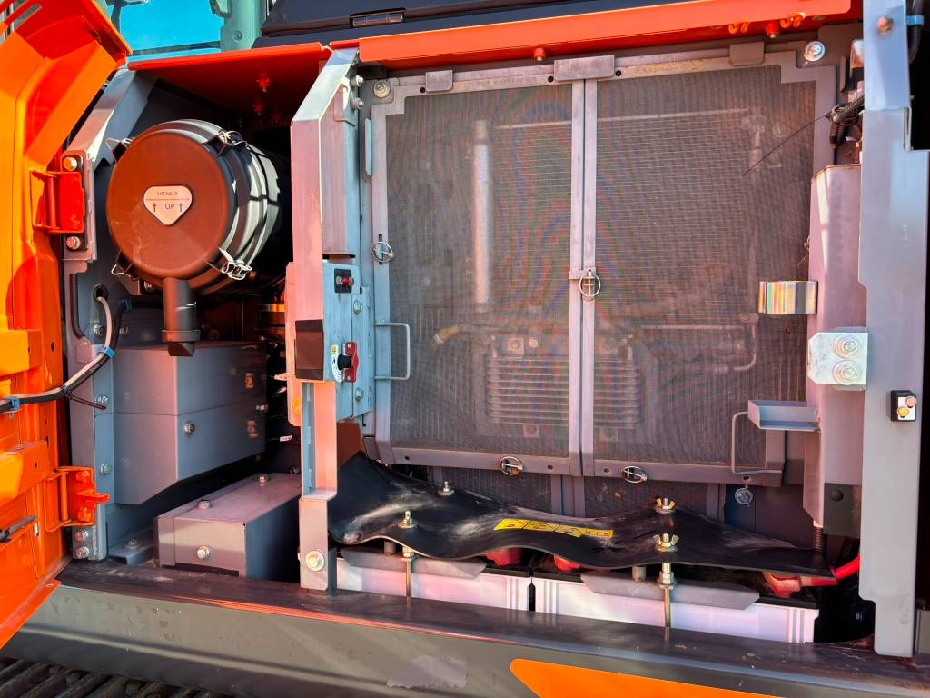 hitachi-160-lc-pienet-tunnit-r,f3f253ba