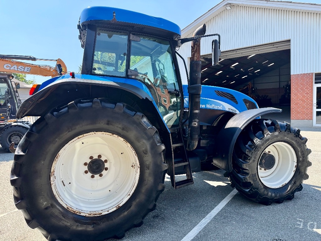 New Holland T 7550