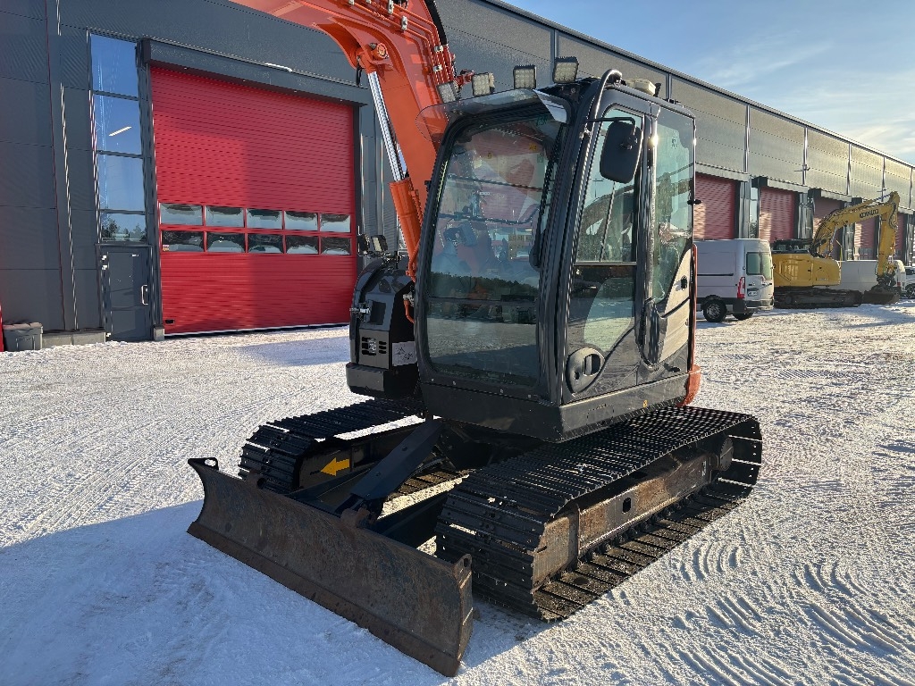 hitachi-zx-85-pyorittaja-kauha,471d9e36