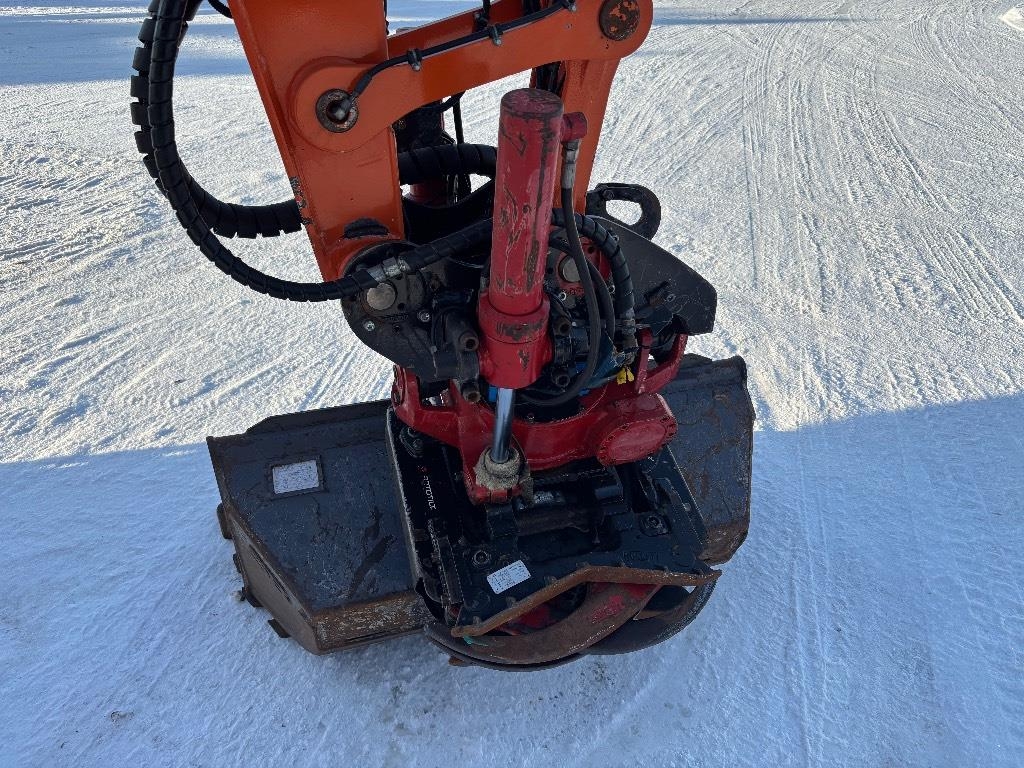 hitachi-zx-85-pyorittaja-kauha,ff800d32