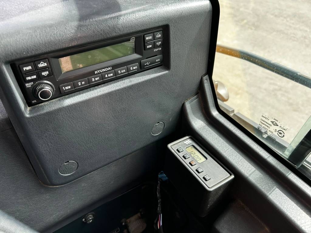 hyundai-robex-235-lcr-9-a-pyor,69a6c2d4