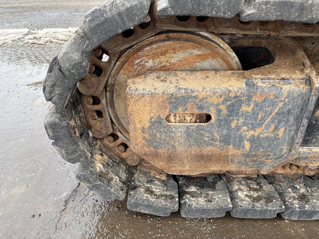 hitachi-zx-135-us-6-pyorittaja,4f81d292