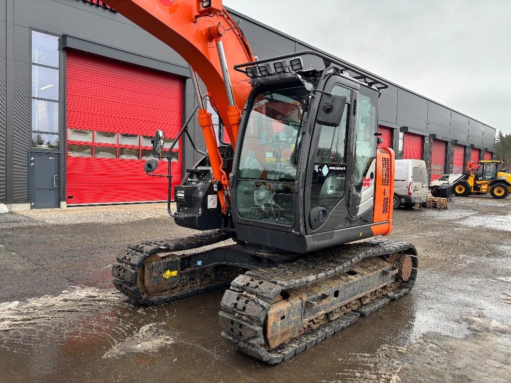 hitachi-zx-135-us-6-pyorittaja,5b15f946
