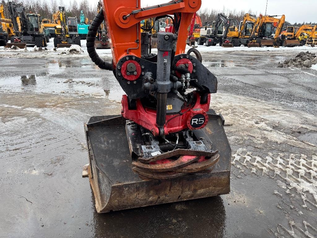 hitachi-zx-135-us-6-pyorittaja,6863c469