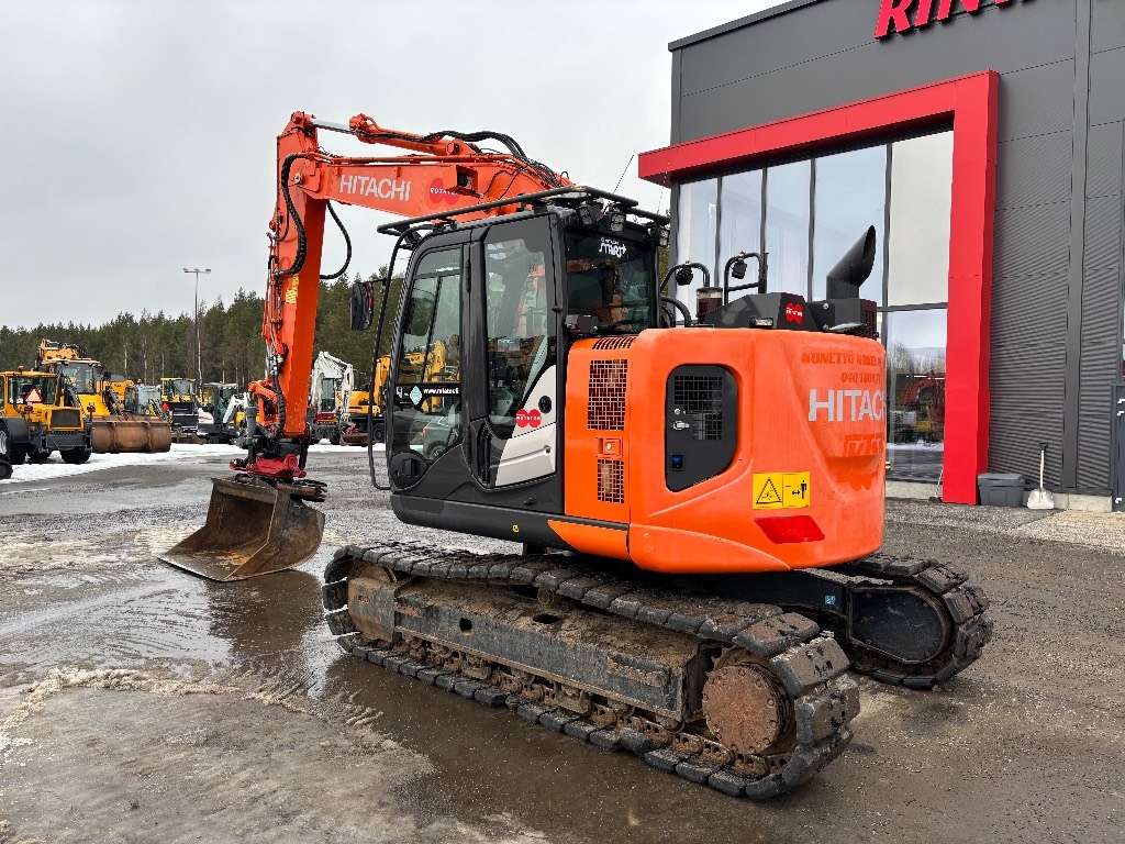 hitachi-zx-135-us-6-pyorittaja,8b63c7f6