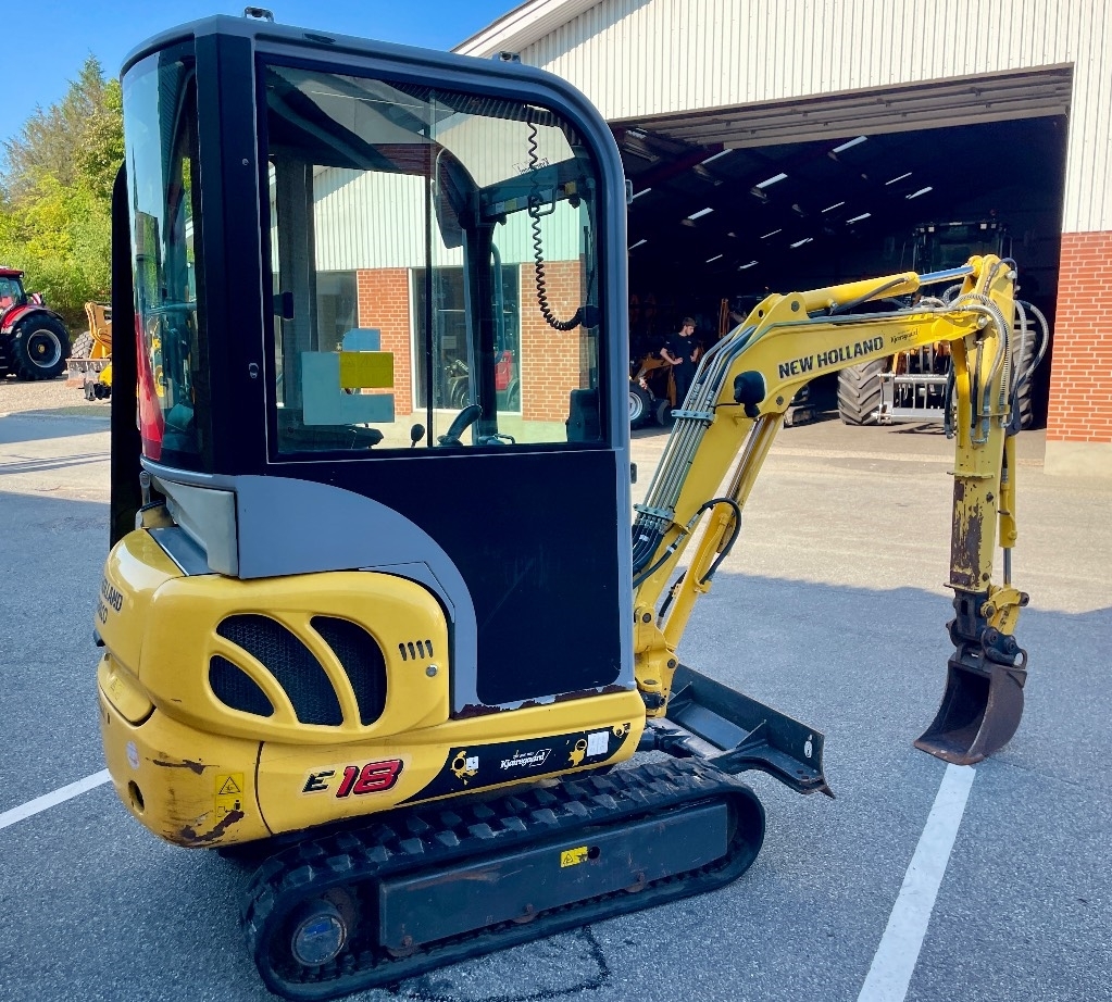 New Holland E 18 C