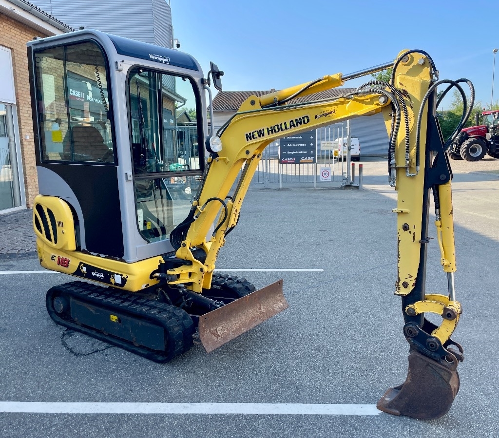 New Holland E 18 C