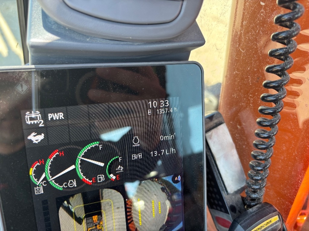 hitachi-zx-180-lc-engcon-leica,3cd12a45