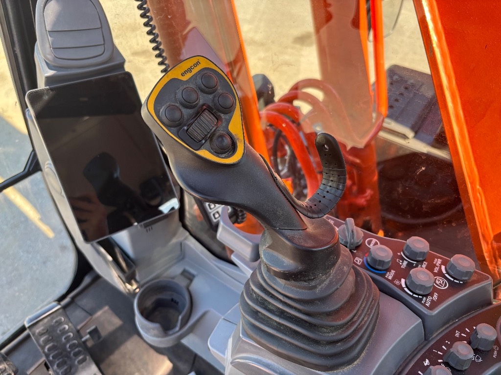 hitachi-zx-180-lc-engcon-leica,8ae79f85