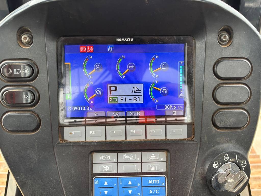 Komatsu D65PX-18