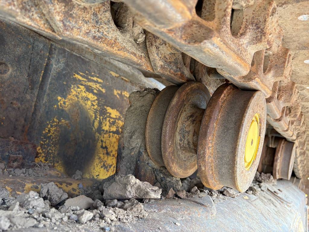 Komatsu D65PX-18