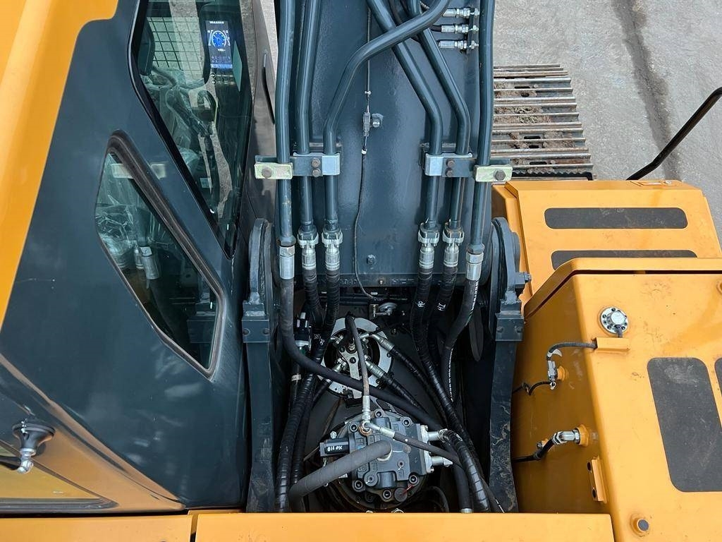 Hyundai R 210