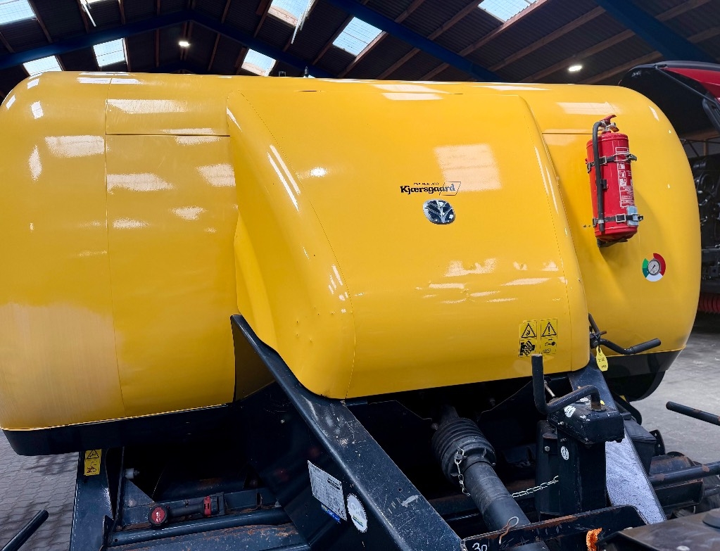 New Holland BB 9080