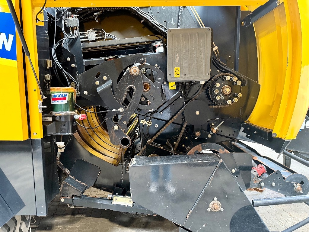New Holland BB 9080