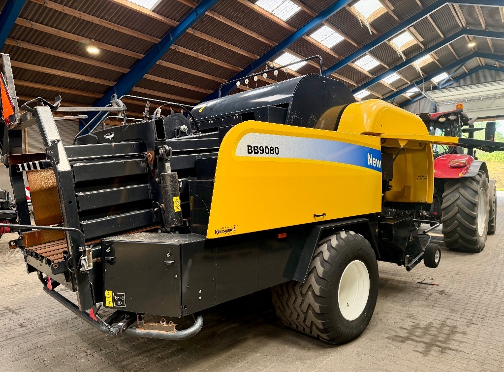 New Holland BB 9080