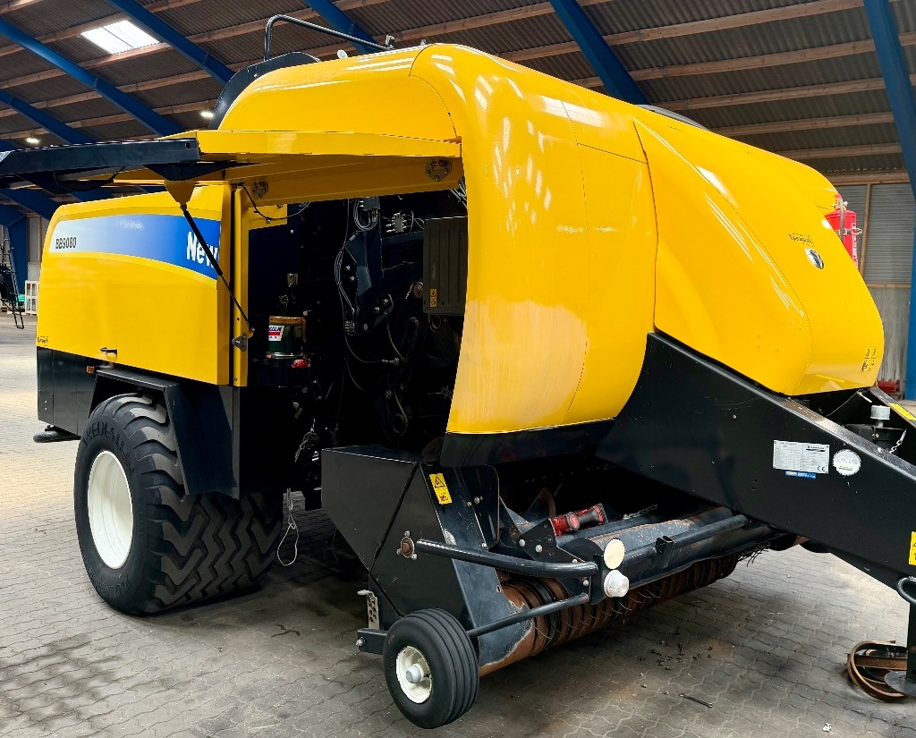 New Holland BB 9080