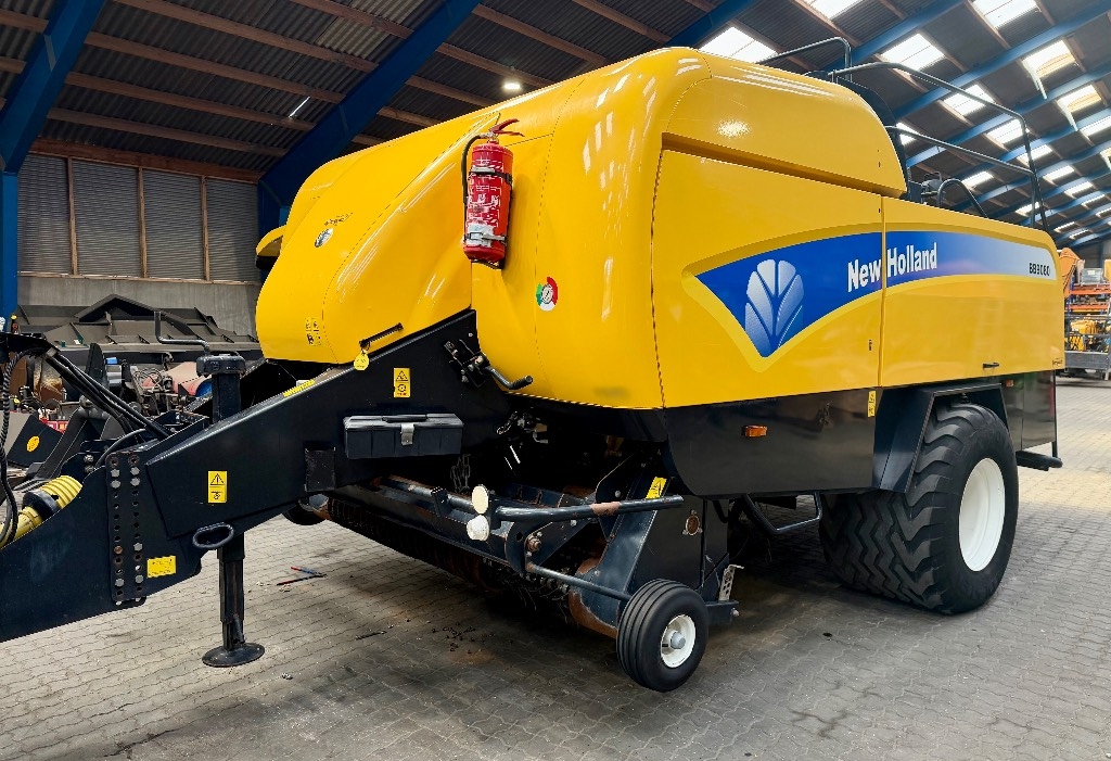New Holland BB 9080