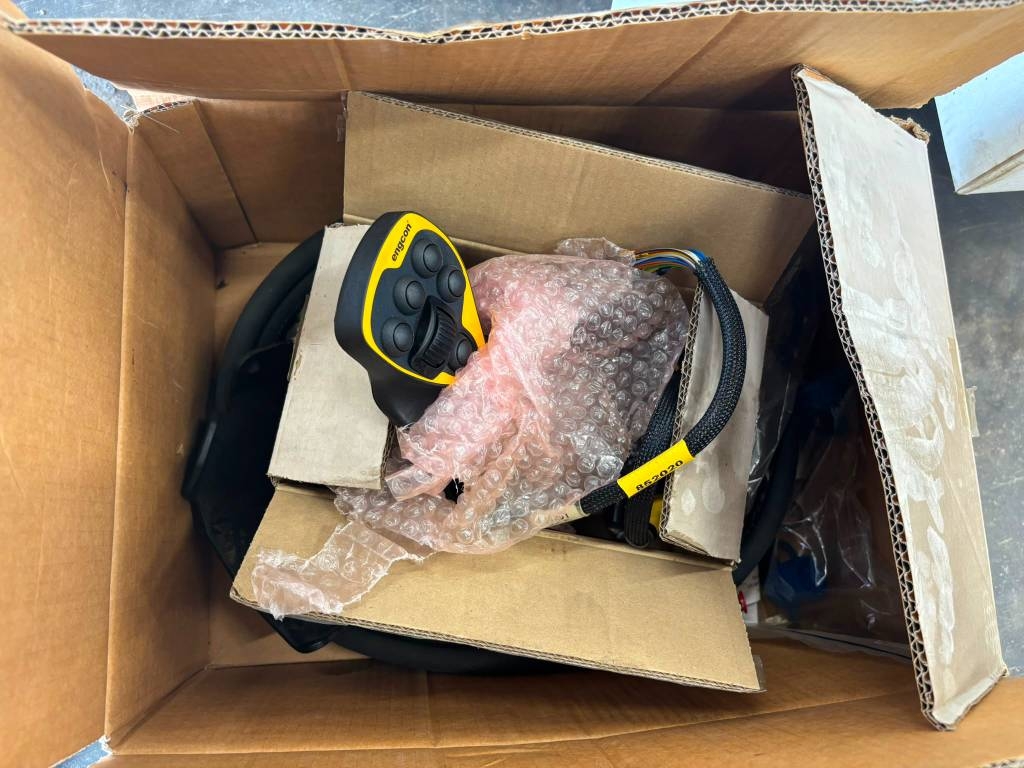 engcon-ec206-tappi-s40-uusi-ka,daa7285a
