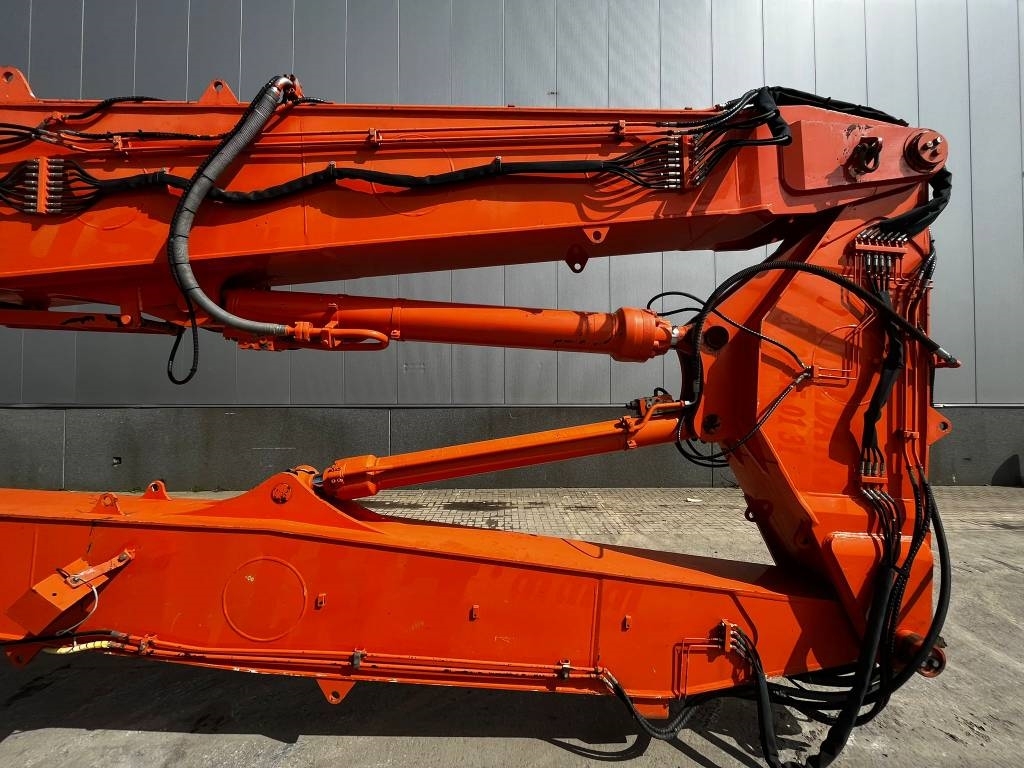 Hitachi ZX 470 LCD - 3 (25m high reach demolition)