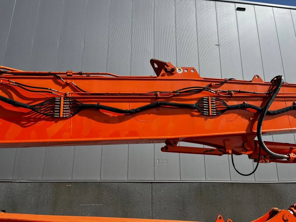 Hitachi ZX 470 LCD - 3 (25m high reach demolition)