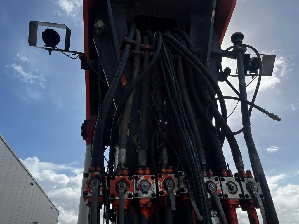 Hitachi ZX 470 LCD - 3 (25m high reach demolition)