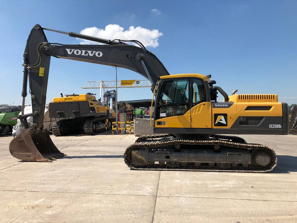 Volvo ec250dl фото