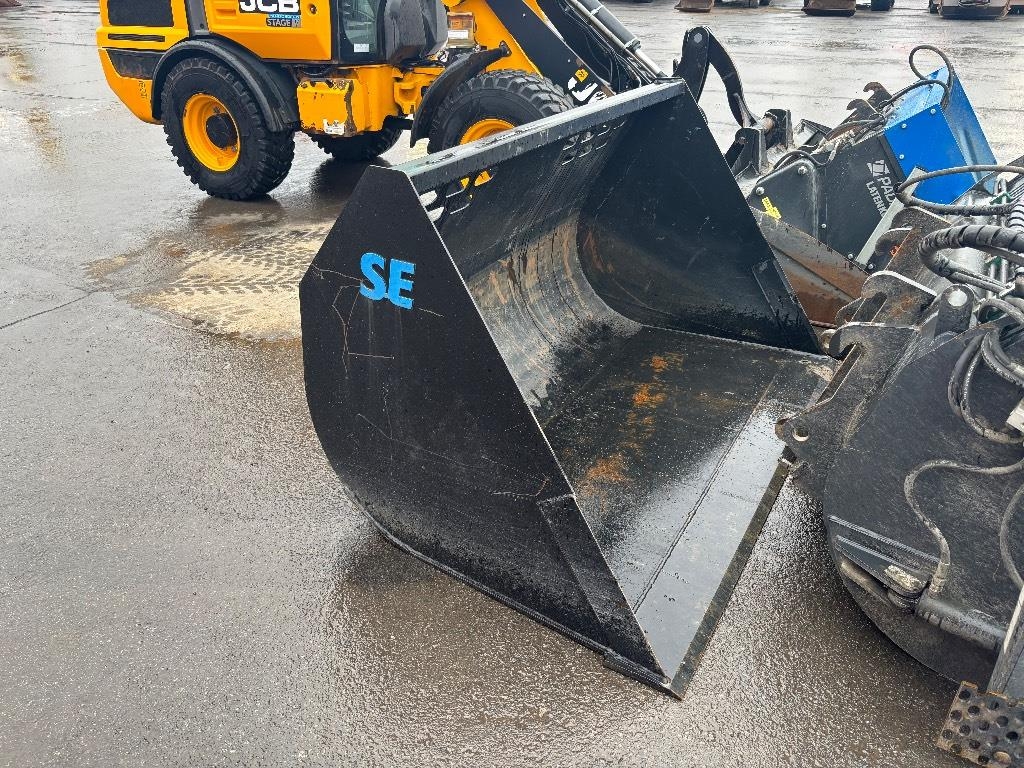 jcb-407-huippu-varusteet-stage,5ab70203